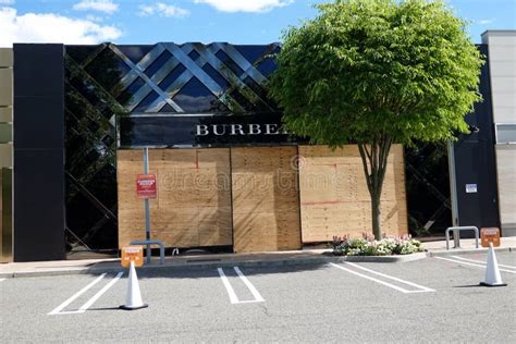 Burberry, Americana Manhasset Manhasset, NY 